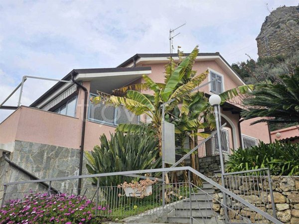 casa indipendente in vendita a Ventimiglia