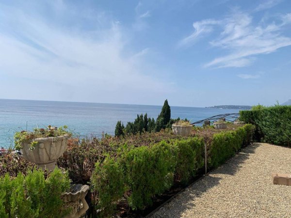 appartamento in vendita a Ventimiglia in zona Grimaldi