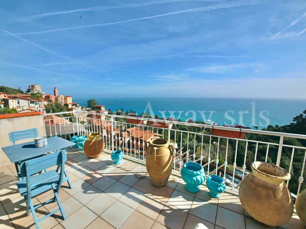 casa indipendente in vendita a Ventimiglia in zona Mortola Inferiore