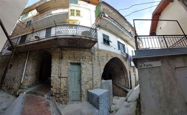 appartamento in vendita a Ventimiglia in zona Calvo