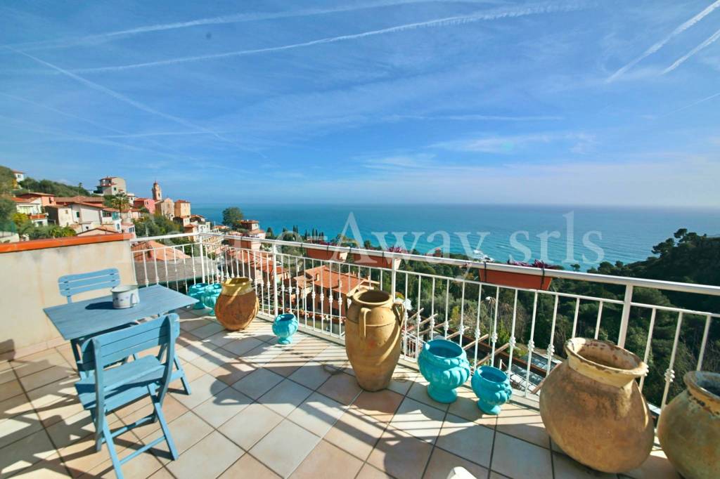 casa indipendente in vendita a Ventimiglia in zona Mortola Inferiore