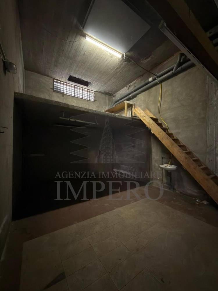 locale di sgombero in vendita a Ventimiglia