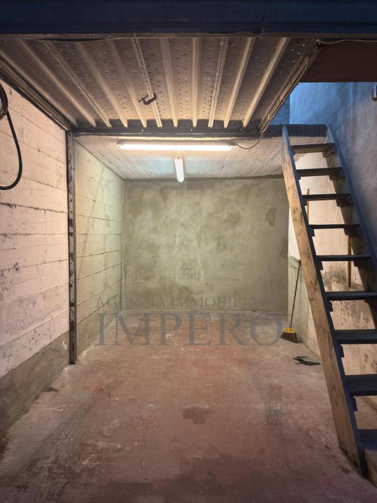 locale di sgombero in vendita a Ventimiglia