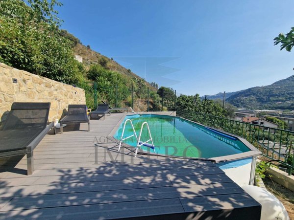 casa indipendente in vendita a Ventimiglia