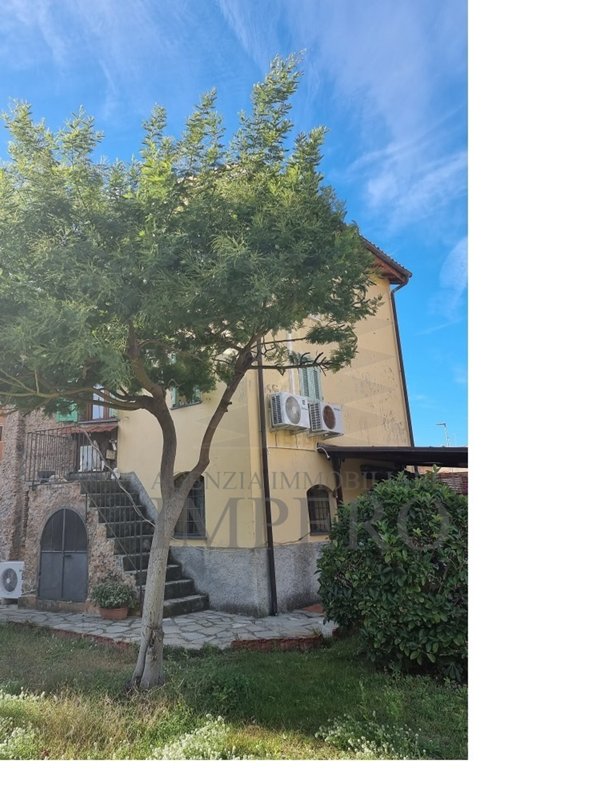 casa indipendente in vendita a Ventimiglia