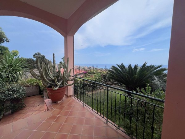 casa indipendente in vendita a Ventimiglia