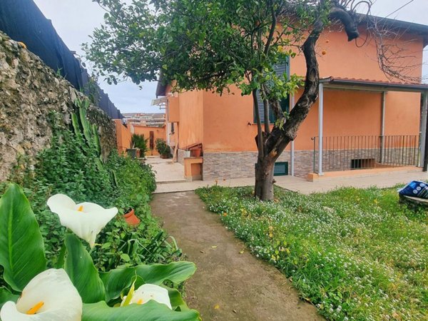 casa indipendente in vendita a Ventimiglia