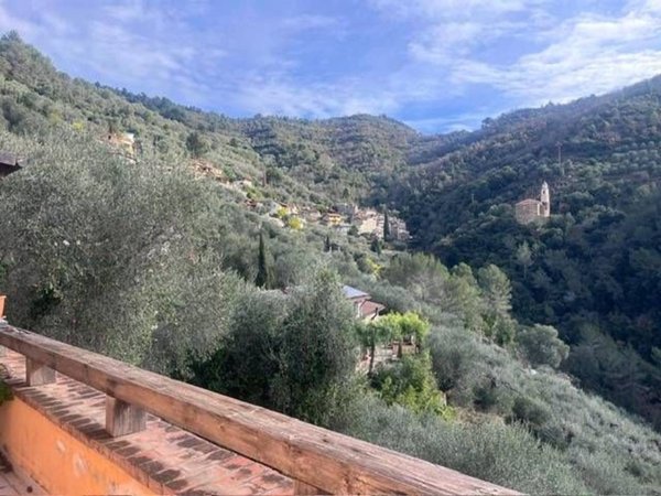 casa indipendente in vendita a Ventimiglia in zona Verrandi
