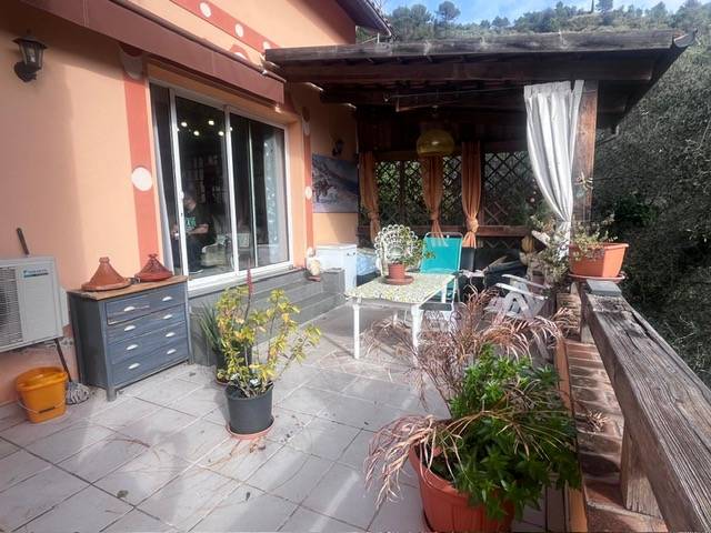 casa indipendente in vendita a Ventimiglia in zona Verrandi