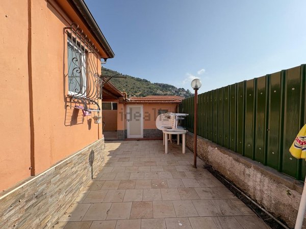 casa indipendente in vendita a Ventimiglia