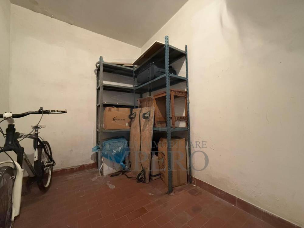locale di sgombero in vendita a Ventimiglia