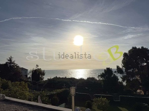 appartamento in vendita a Ventimiglia in zona Latte