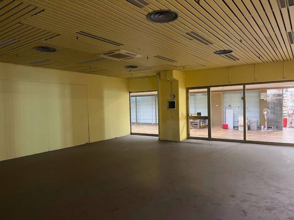 negozio in vendita a Ventimiglia