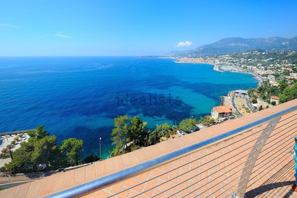 appartamento in vendita a Ventimiglia in zona Grimaldi