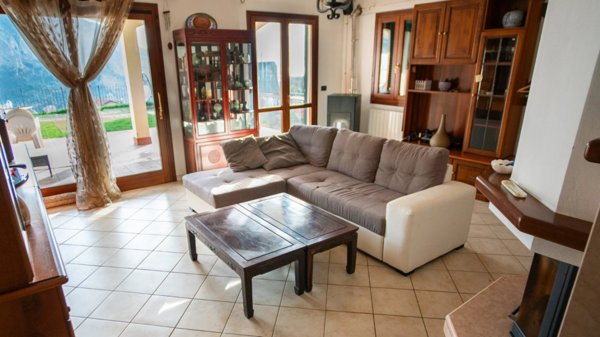 casa indipendente in vendita a Ventimiglia in zona Seglia / San Bernardo