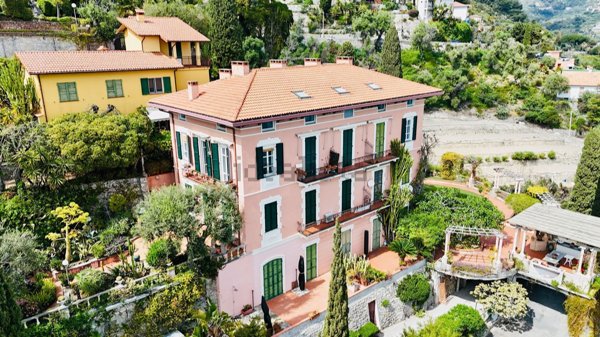 appartamento in vendita a Ventimiglia in zona Latte