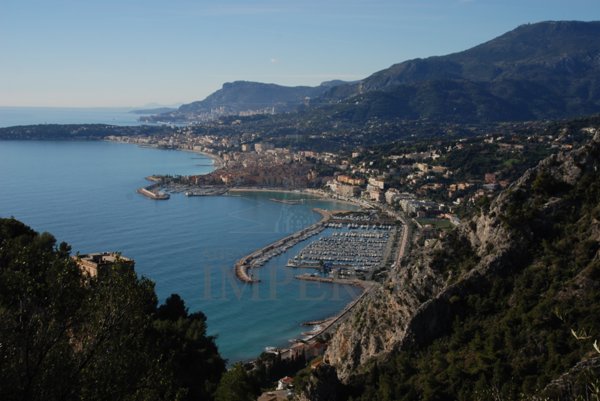 terreno edificabile in vendita a Ventimiglia in zona Mortola Superiore