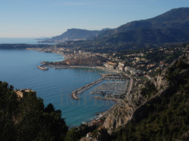 terreno edificabile in vendita a Ventimiglia