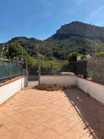 appartamento in vendita a Ventimiglia in zona Seglia / San Bernardo