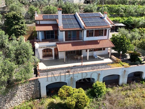 casa indipendente in vendita a Ventimiglia in zona San Lorenzo