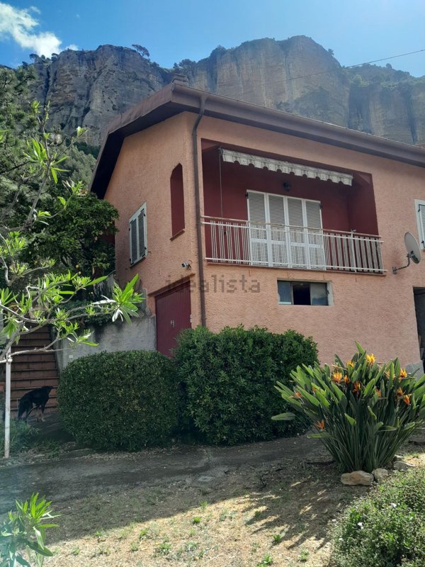 casa indipendente in vendita a Ventimiglia
