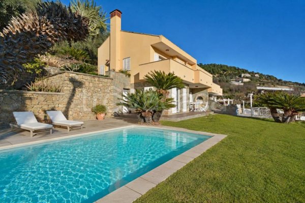 casa indipendente in vendita a Ventimiglia in zona San Lorenzo