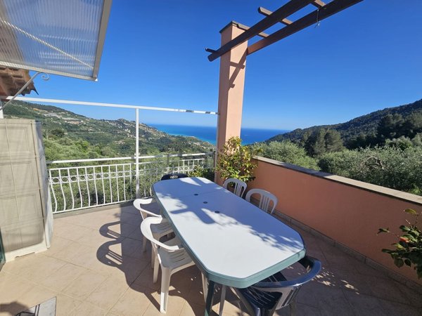 casa indipendente in vendita a Ventimiglia in zona Sealza