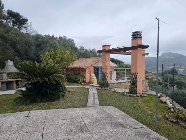 casa indipendente in vendita a Ventimiglia in zona Sealza
