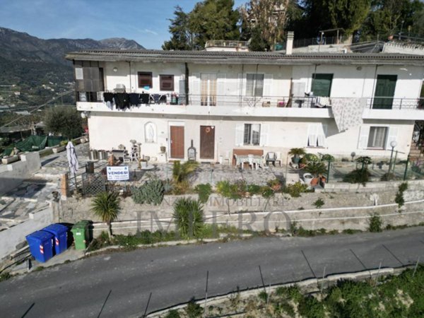 casa indipendente in vendita a Ventimiglia