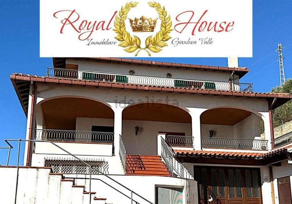 casa indipendente in vendita a Ventimiglia in zona San Lorenzo