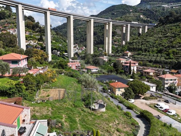terreno edificabile in vendita a Ventimiglia in zona Latte
