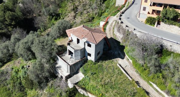 casa indipendente in vendita a Ventimiglia in zona Mortola Superiore