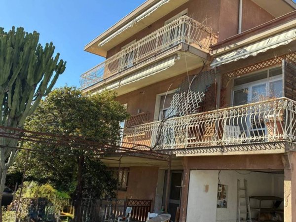 casa indipendente in vendita a Ventimiglia
