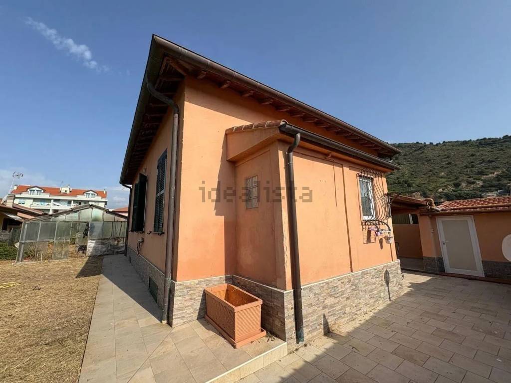 casa indipendente in vendita a Ventimiglia