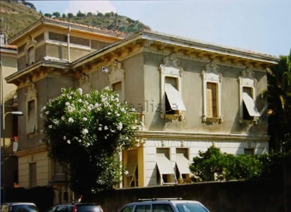 casa indipendente in vendita a Ventimiglia
