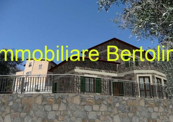 casa indipendente in vendita a Ventimiglia in zona Mortola Inferiore