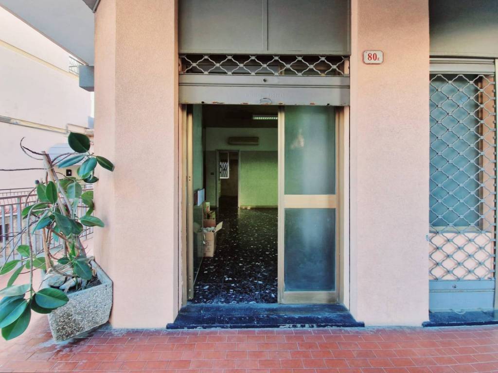 locale commerciale in vendita a Ventimiglia