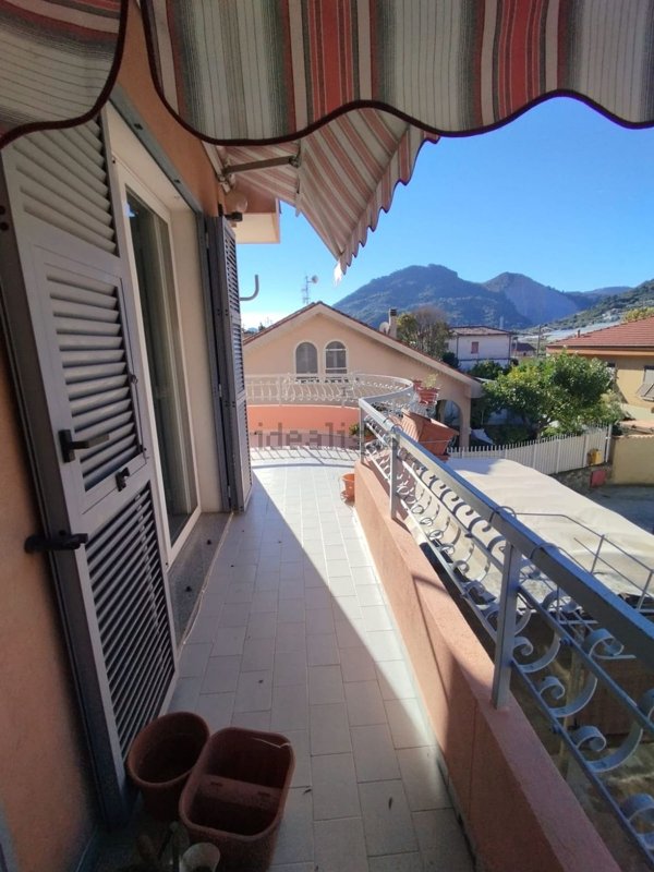 appartamento in vendita a Ventimiglia in zona Porra