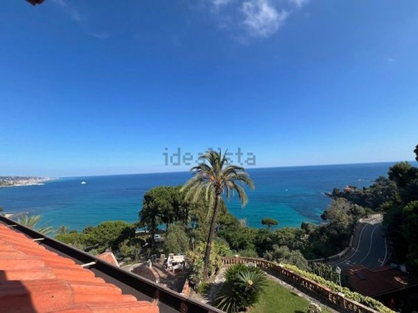 appartamento in vendita a Ventimiglia in zona Latte