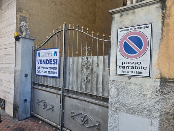 locale di sgombero in vendita a Ventimiglia