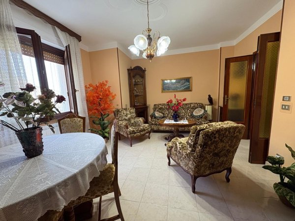 appartamento in vendita a Ventimiglia in zona Seglia / San Bernardo
