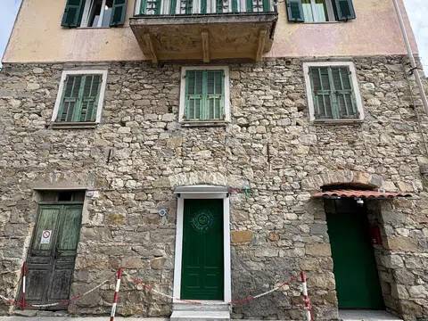appartamento in vendita a Ventimiglia in zona Calvo