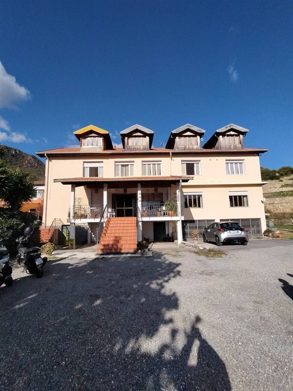 negozio in vendita a Ventimiglia in zona Varase