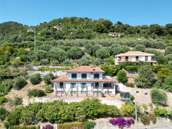 casa indipendente in vendita a Ventimiglia in zona Seglia / San Bernardo