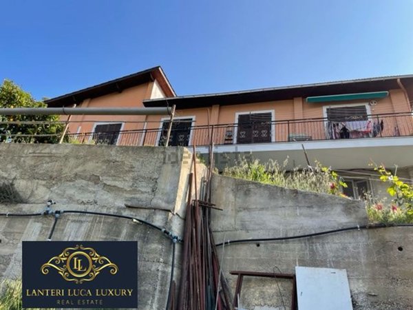 casa indipendente in vendita a Ventimiglia in zona Porra