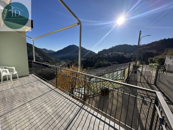 casa indipendente in vendita a Ventimiglia in zona Calvo