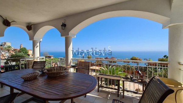 casa indipendente in vendita a Ventimiglia in zona Mortola Inferiore