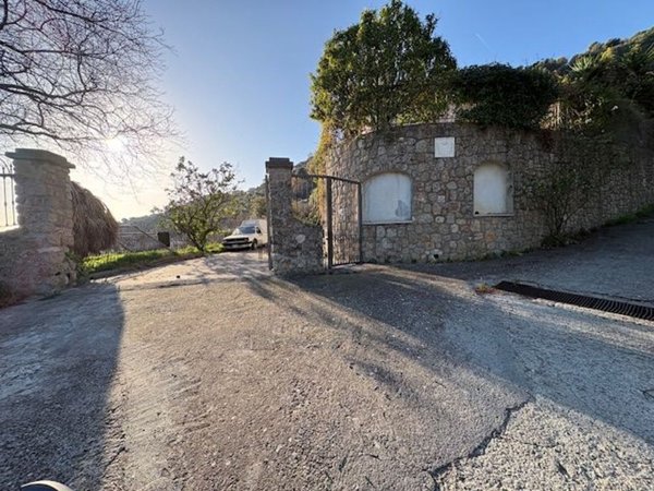 casa indipendente in vendita a Ventimiglia in zona Seglia / San Bernardo