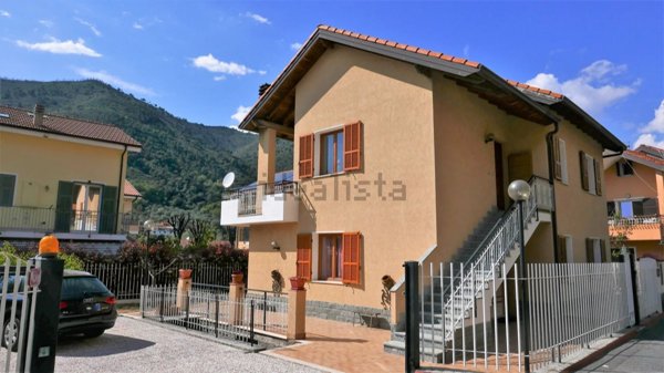 casa indipendente in vendita a Ventimiglia in zona Porra