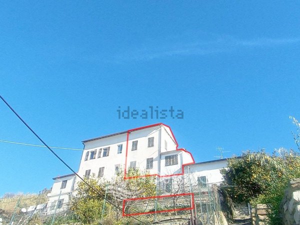 casa semindipendente in vendita a Ventimiglia in zona Latte